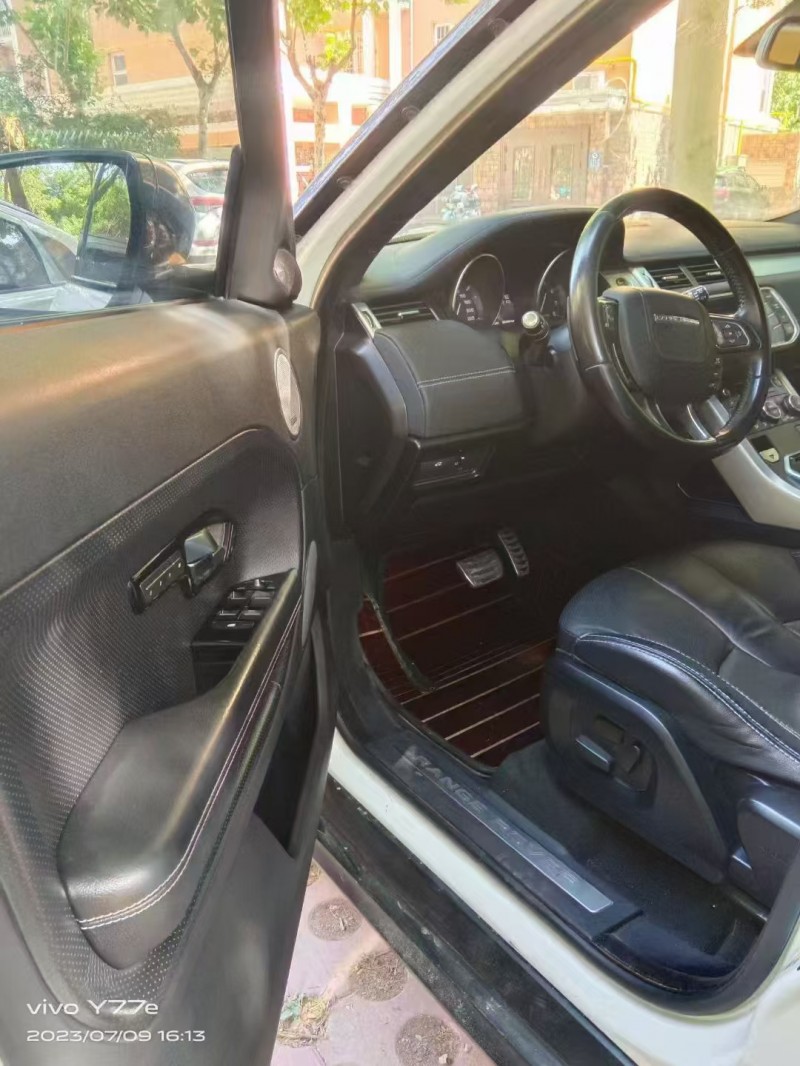 保定12年路虎极光5