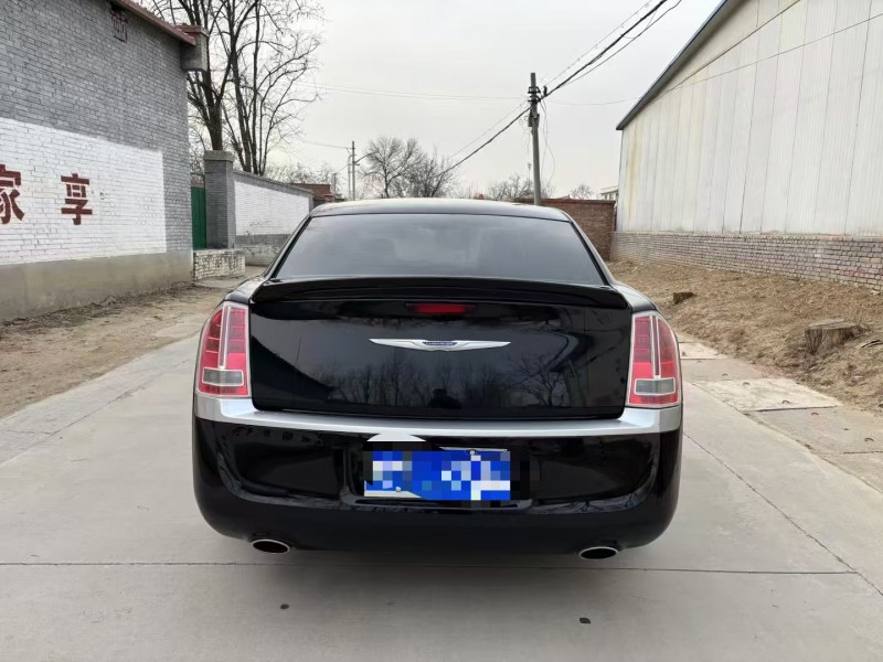 保定13年克莱斯勒300C6
