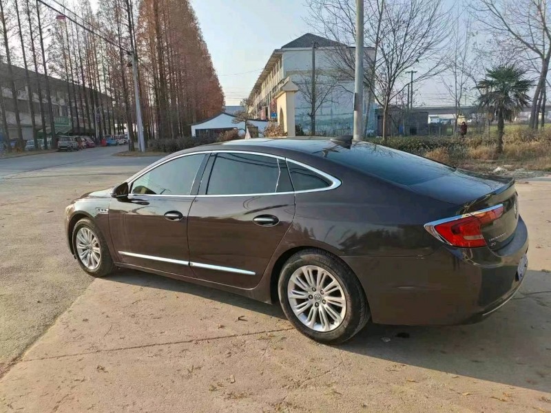 徐州17年别克君越5