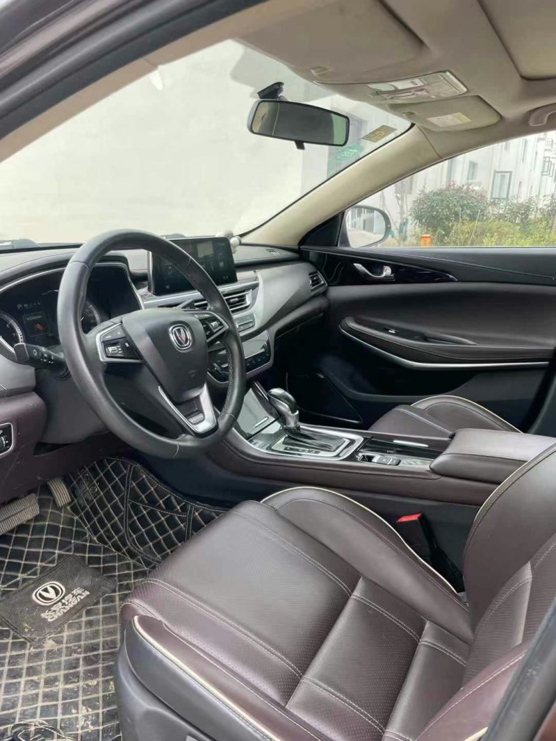 徐州18年长安汽车CC8