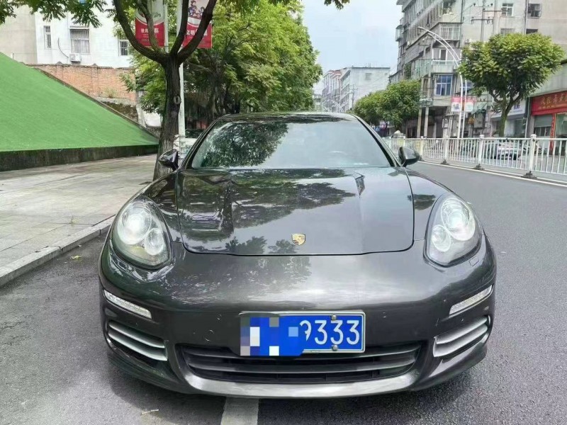 广州16年保时捷帕拉梅拉1