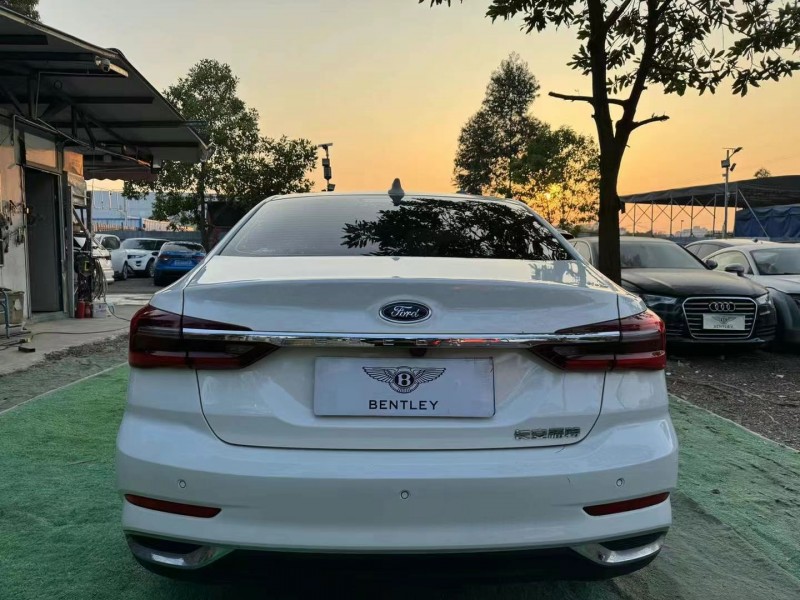 广州23年福特福睿斯4