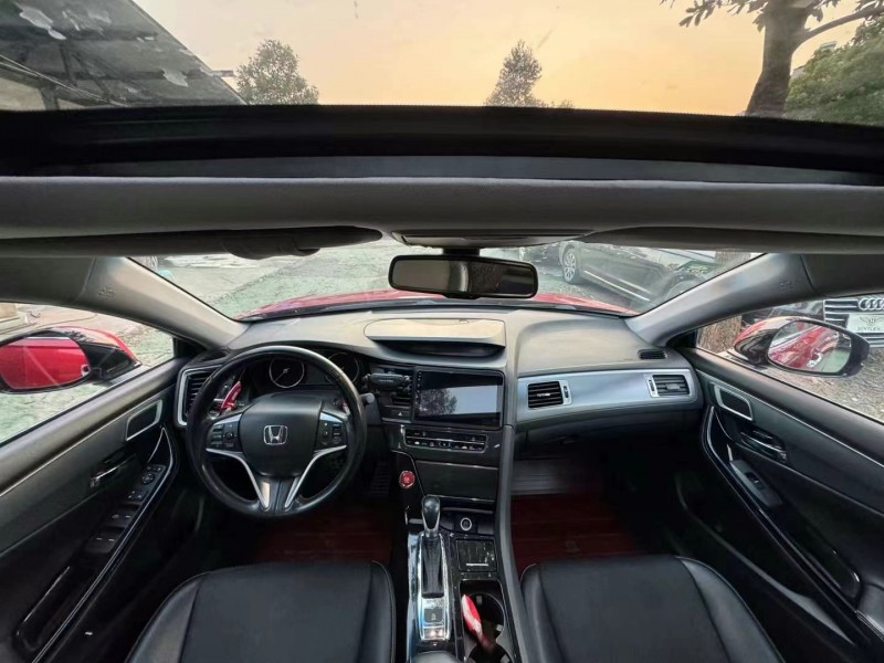 广州15年本田思铂睿8