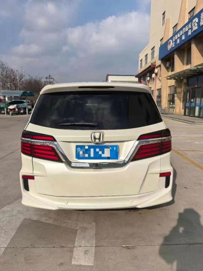 济宁19年本田艾力绅2