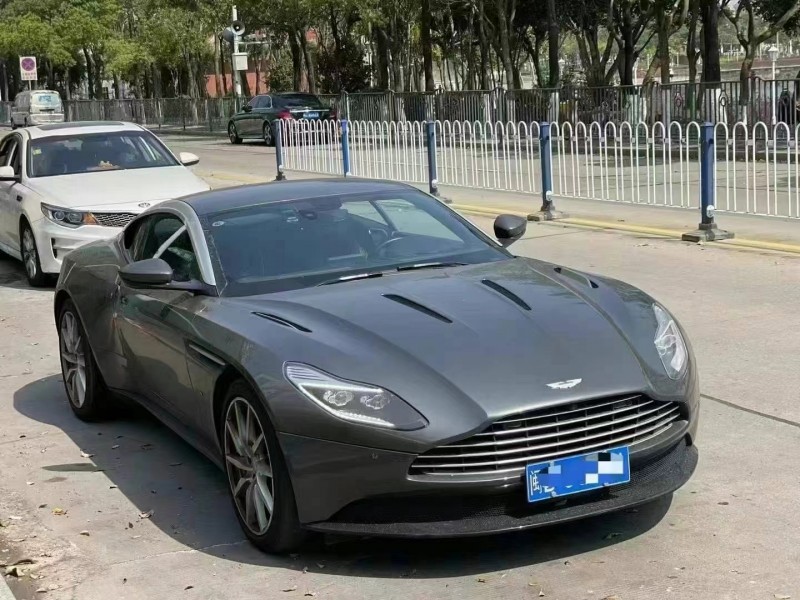 广州18年阿斯顿·马丁DB112