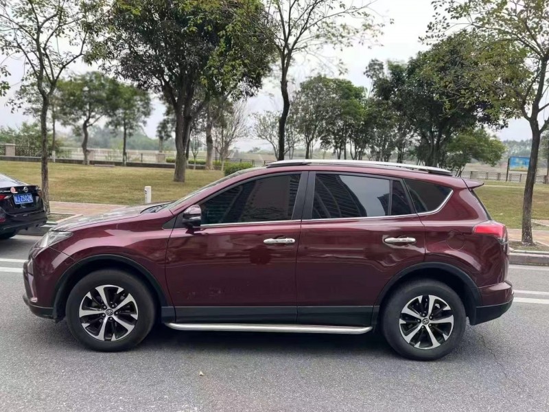 东莞17年丰田RAV4荣放3