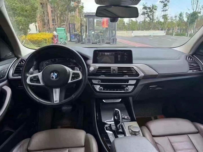 昆明20年寶馬X36