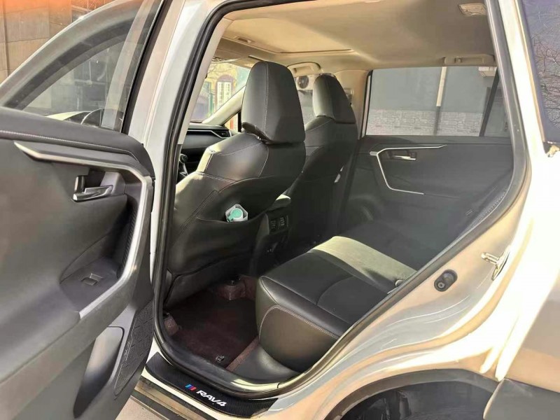 保定20年丰田RAV4荣放7