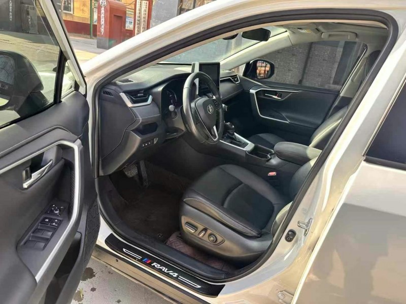 保定20年丰田RAV4荣放8