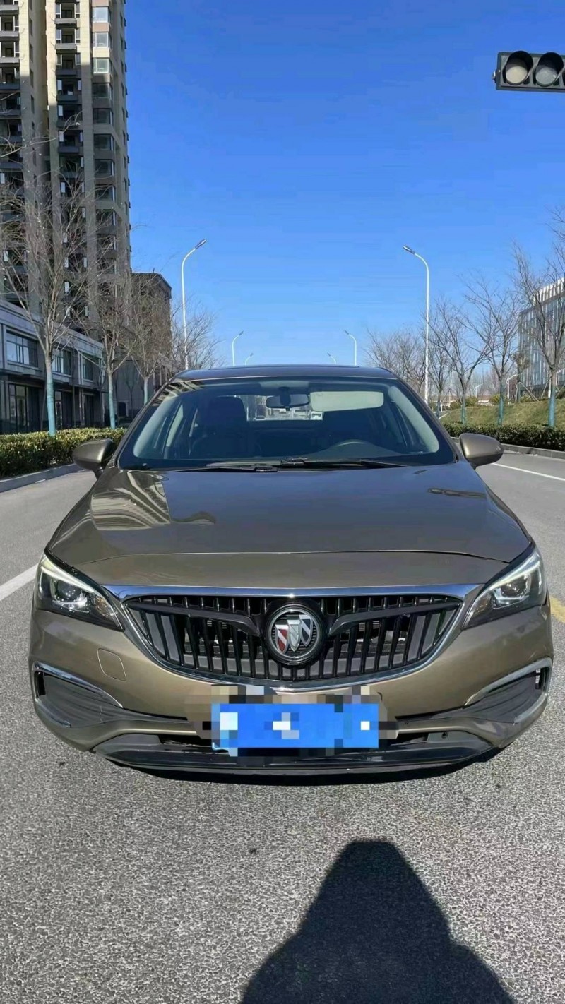 青岛17年别克威朗1