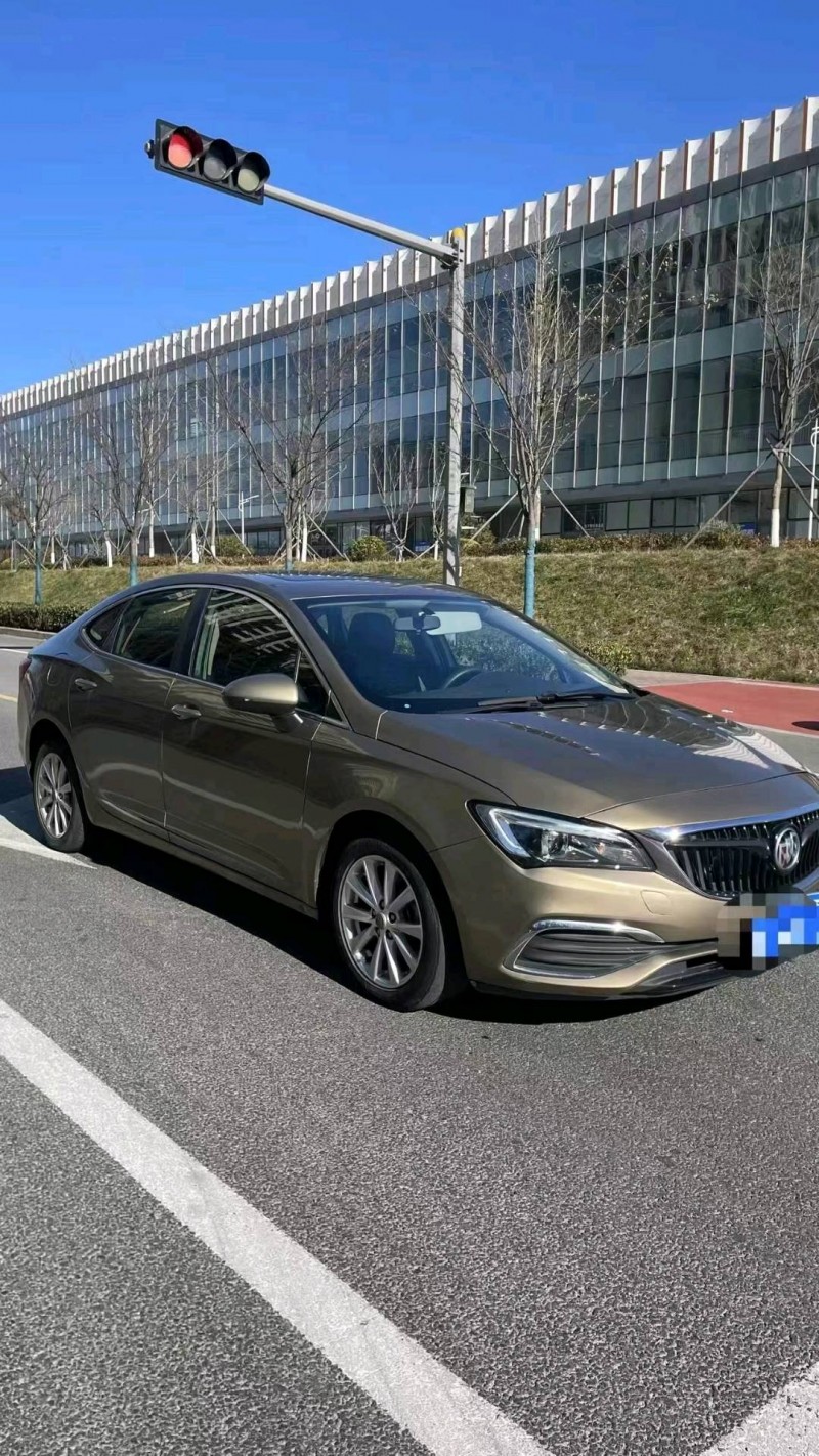 青岛17年别克威朗2