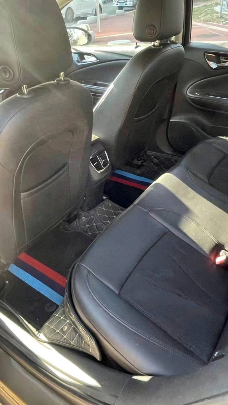 青岛17年别克威朗3