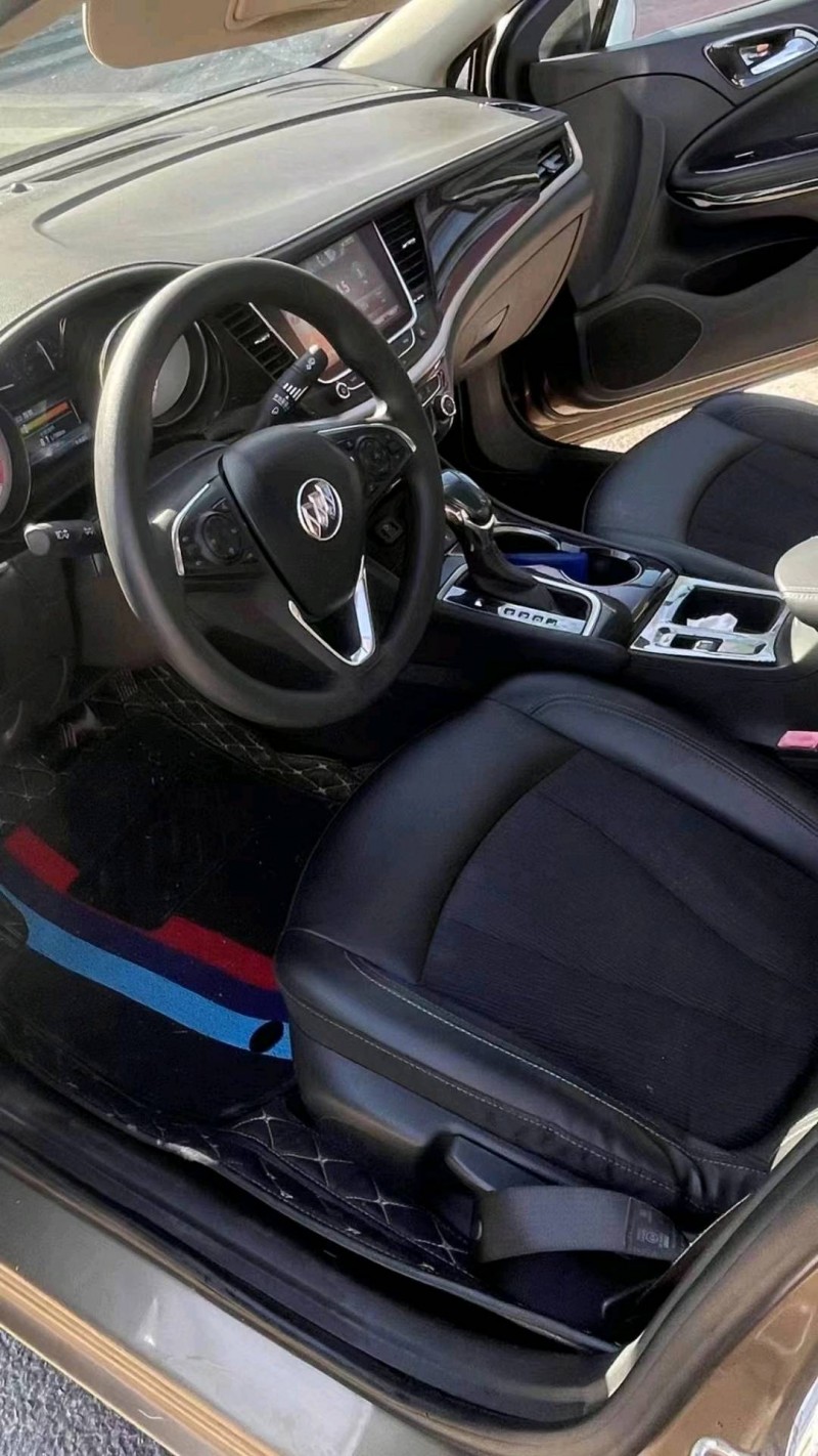 青岛17年别克威朗4