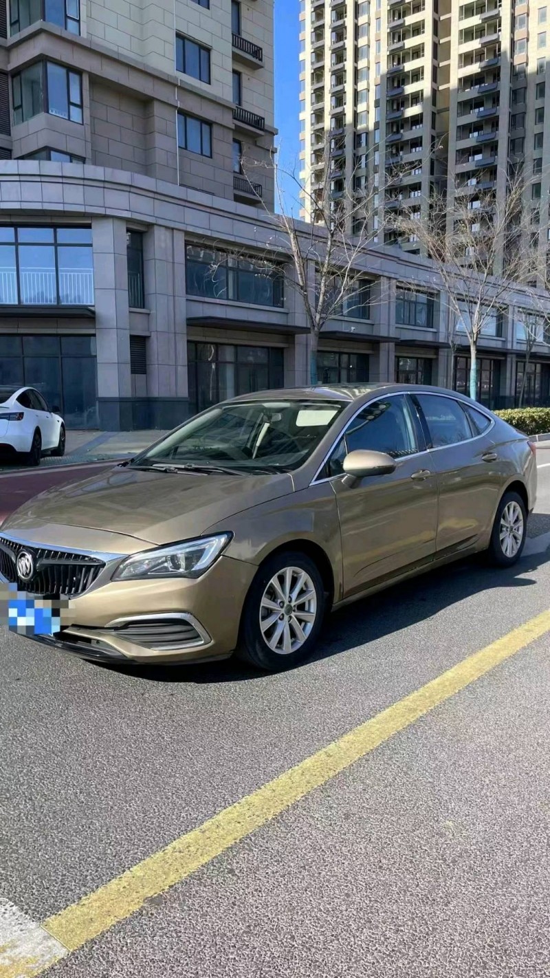 青岛17年别克威朗5