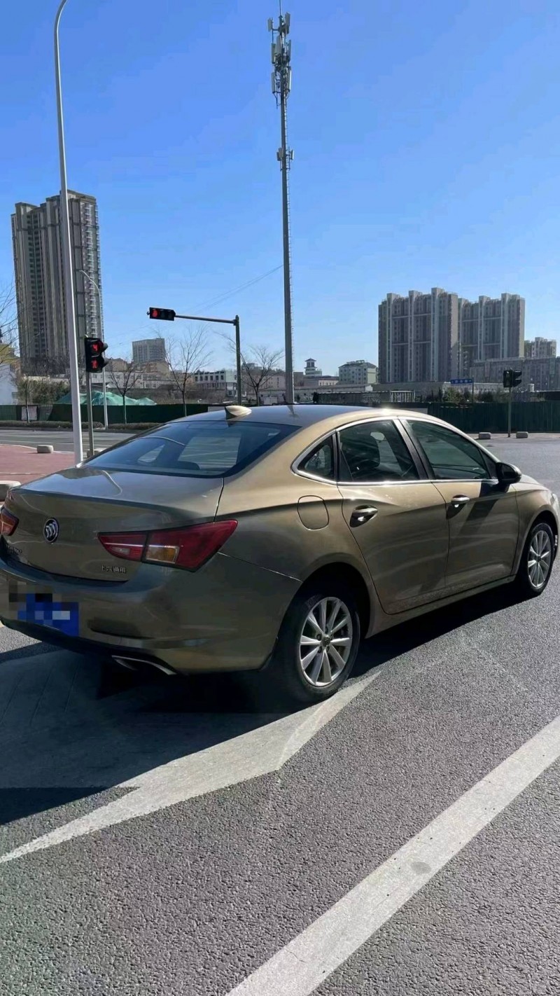 青岛17年别克威朗7