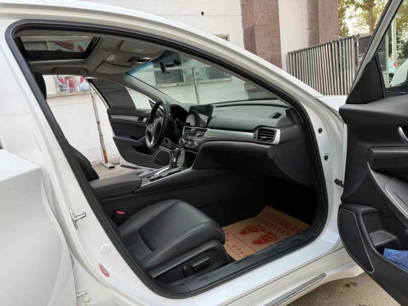 徐州22年本田雅阁6