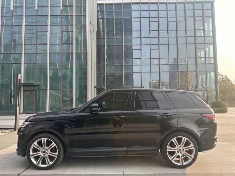 济宁18年路虎揽胜运动4