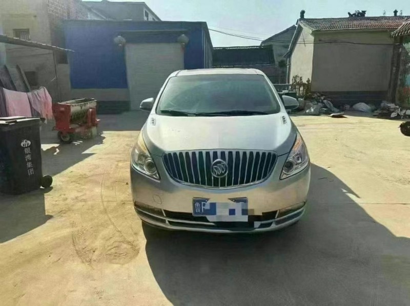 青岛12年别克GL81