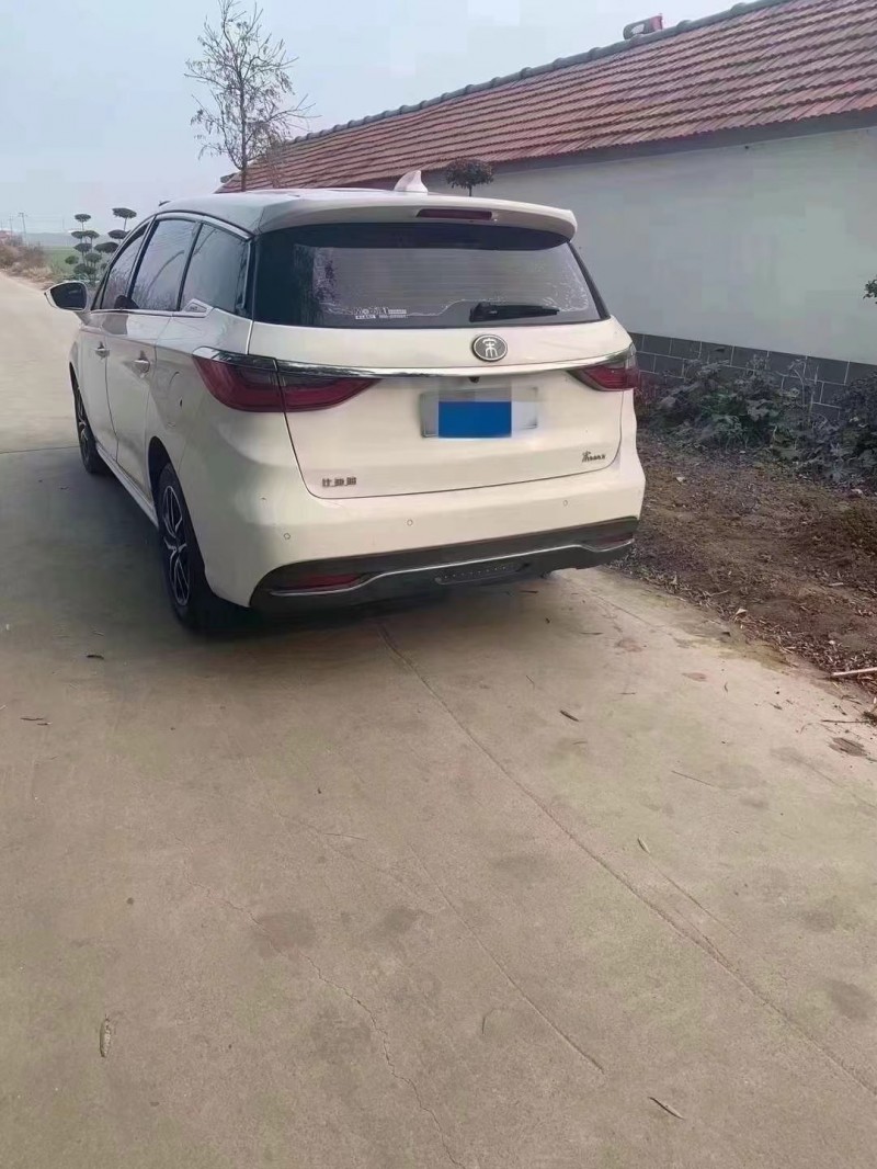 青岛18年比亚迪宋MAX8