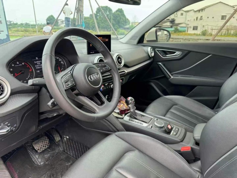 青岛22年奥迪Q26