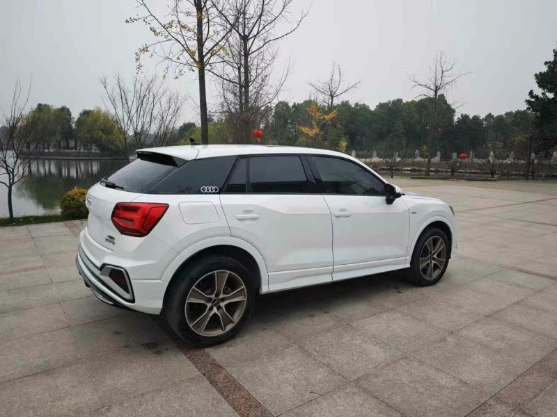 青岛22年奥迪Q28