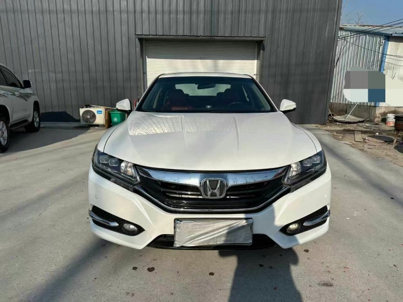 徐州16年本田思铂睿1