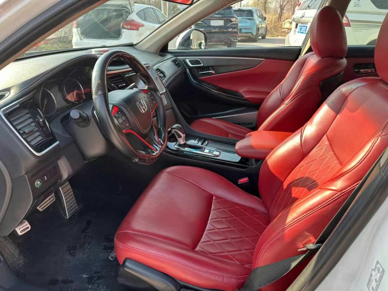 徐州16年本田思铂睿6