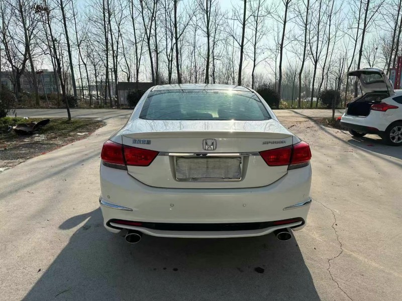 徐州16年本田思铂睿9