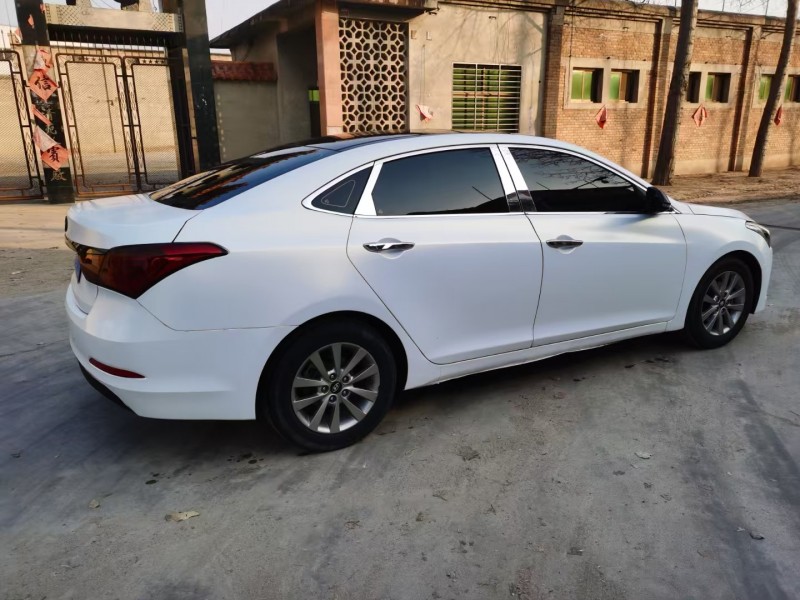 保定16年现代名图4