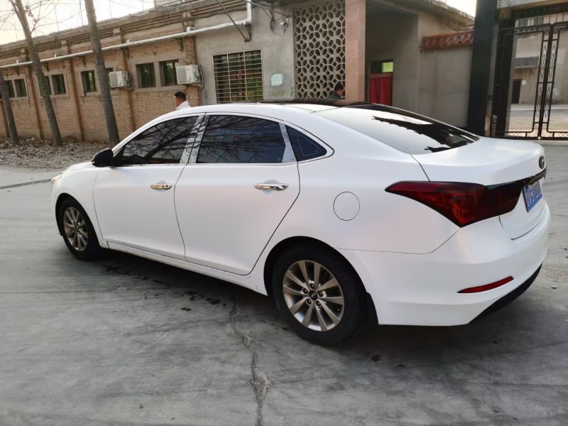 保定16年现代名图5