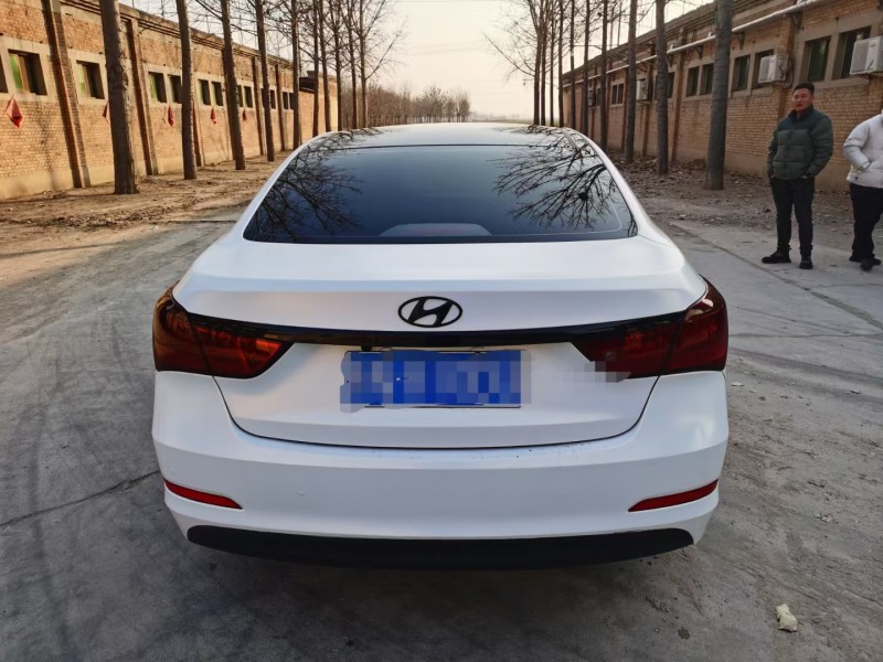 保定16年现代名图9