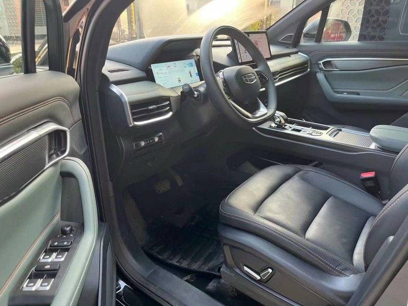 保定23年吉利豪越5