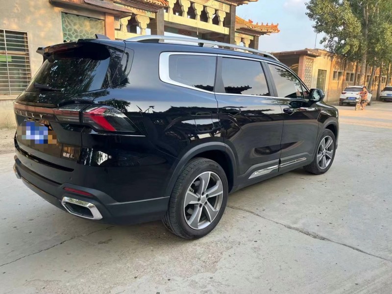 保定23年吉利豪越8