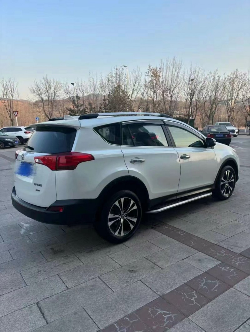 保定15年丰田RAV4荣放5
