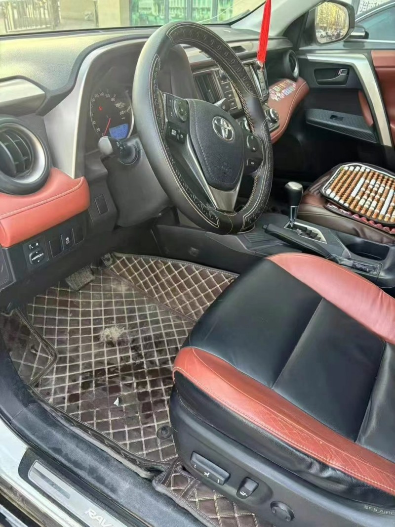 保定15年丰田RAV4荣放6
