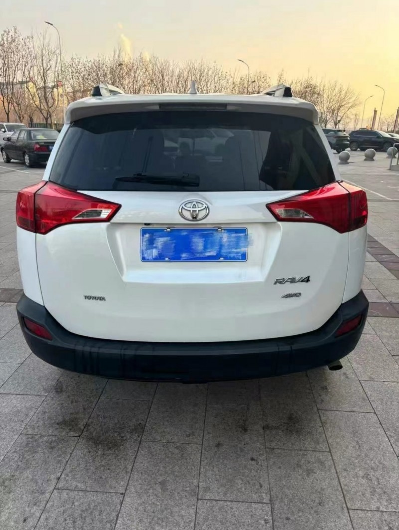 保定15年丰田RAV4荣放7