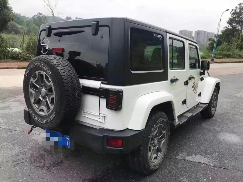 泉州17年Jeep牧馬人9