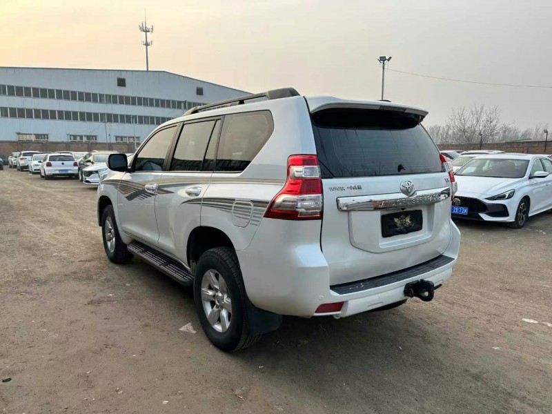 保定16年丰田普拉多8