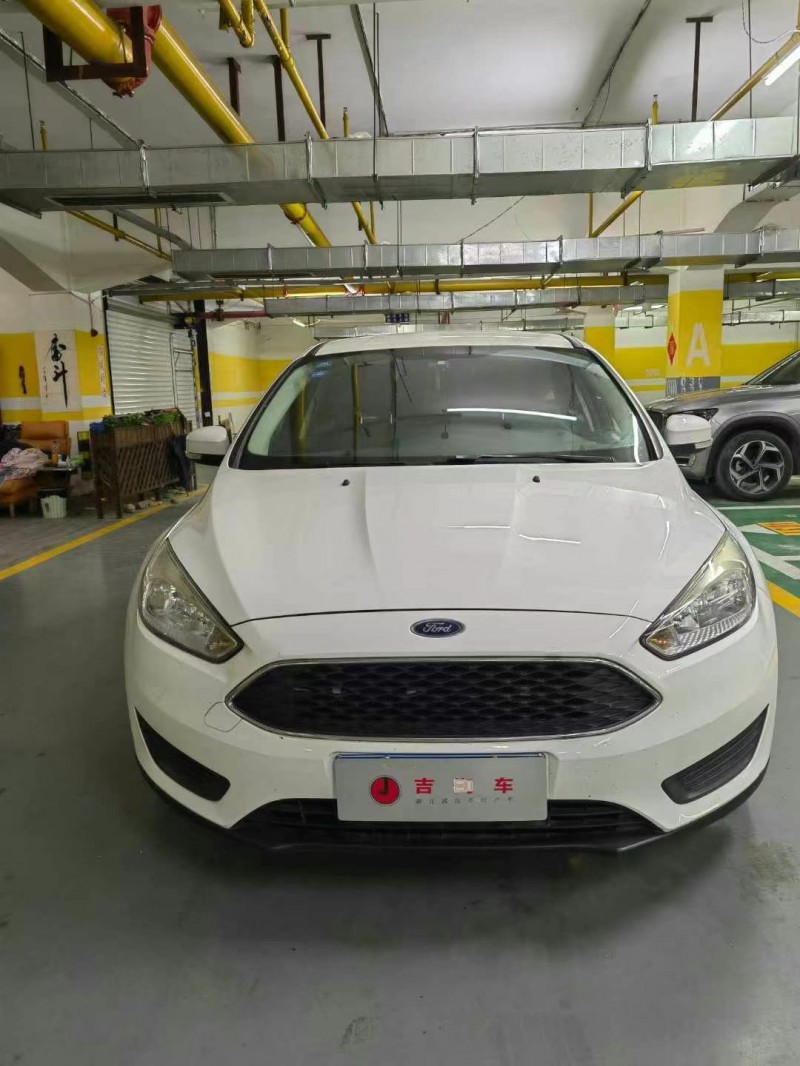 武汉17年福特福克斯1