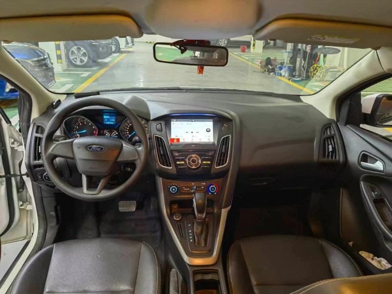 武汉17年福特福克斯2