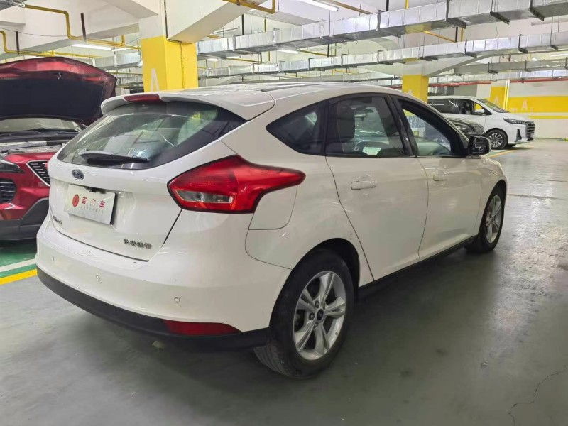 武汉17年福特福克斯4