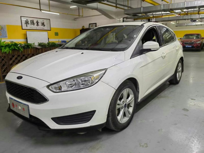 武汉17年福特福克斯5