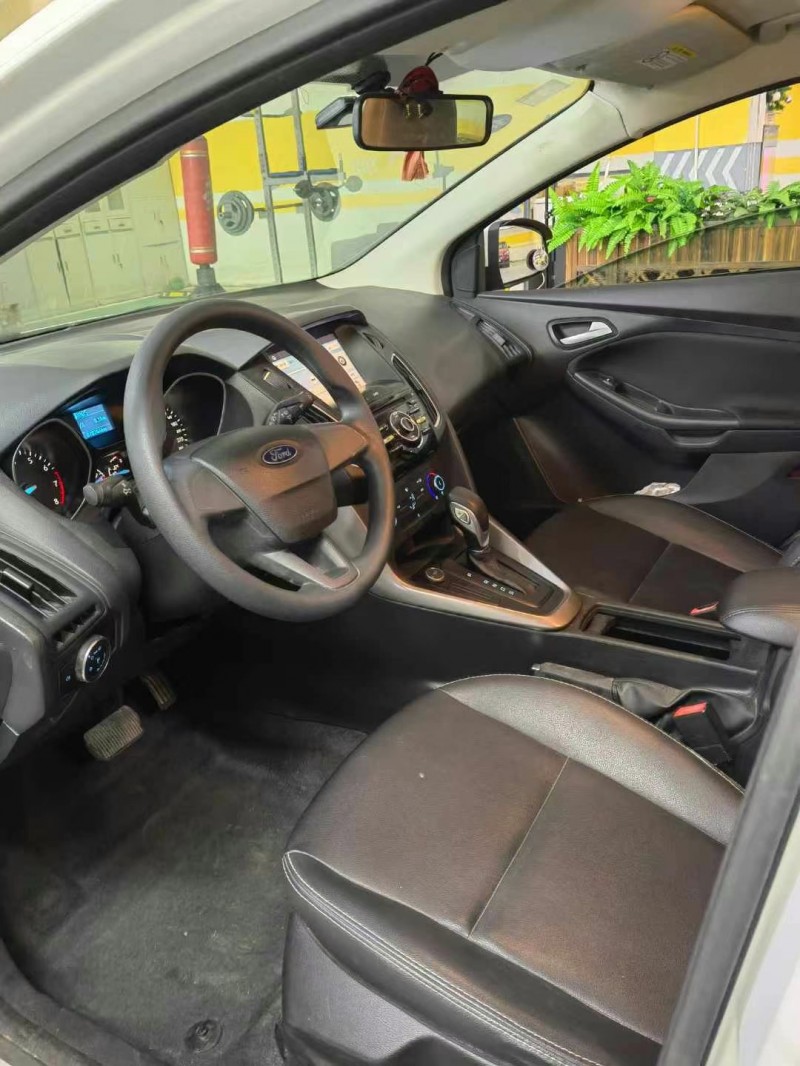 武汉17年福特福克斯6