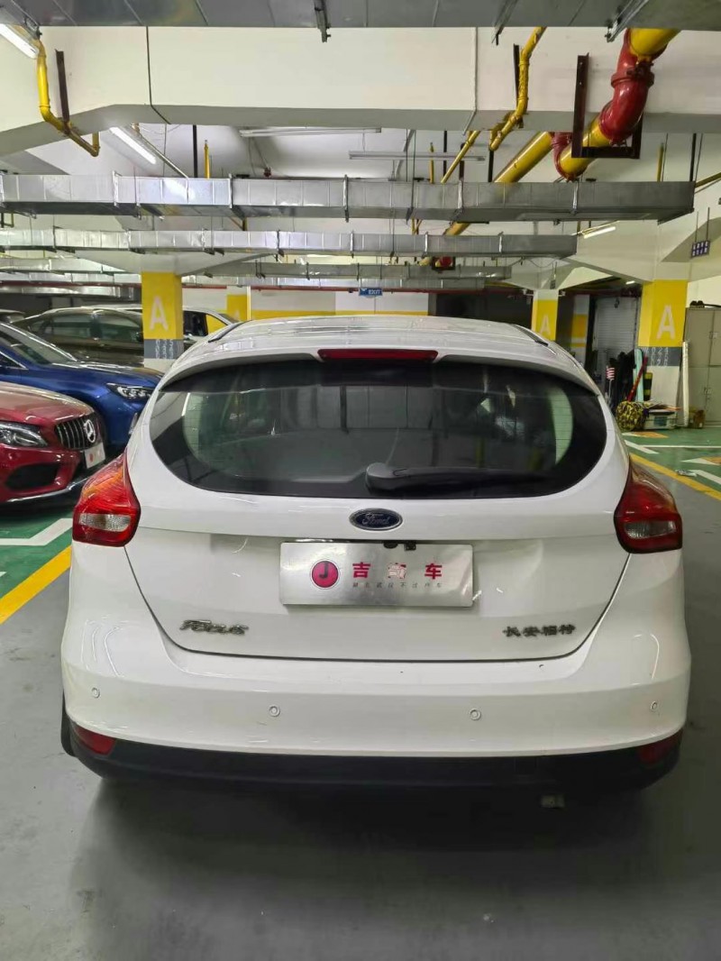 武汉17年福特福克斯9