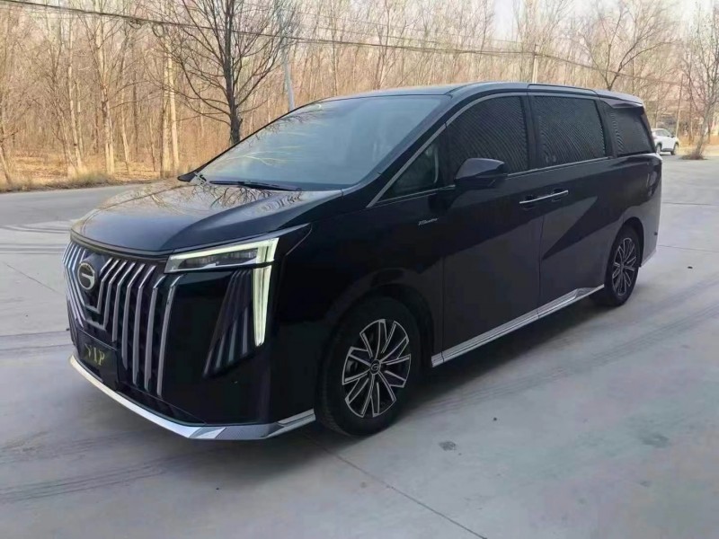 保定24年传祺M82