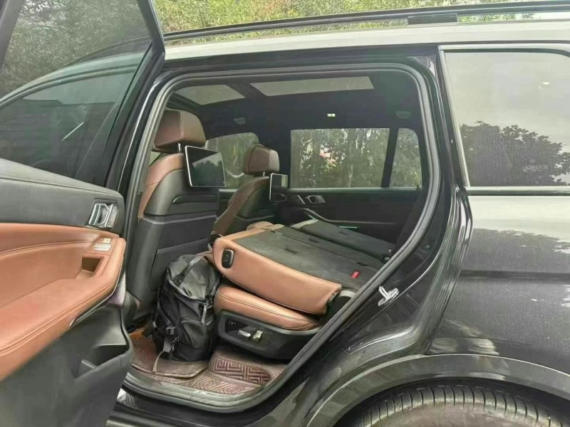 保定19年宝马X75