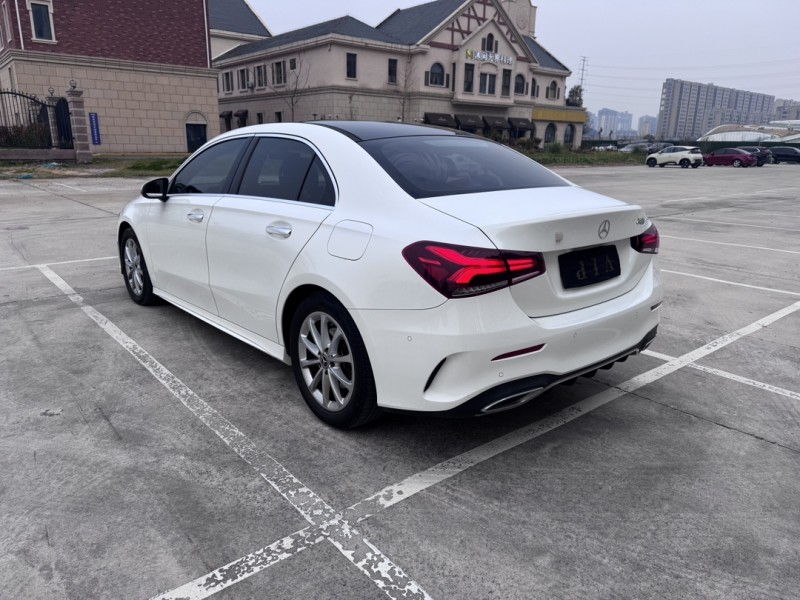 盐城19年奔驰A8