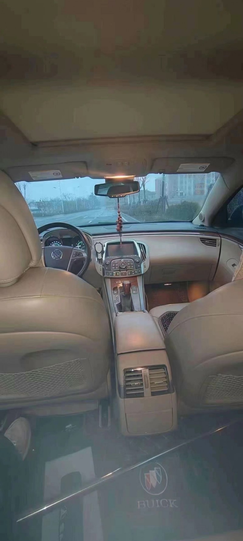 青岛13年别克君越5