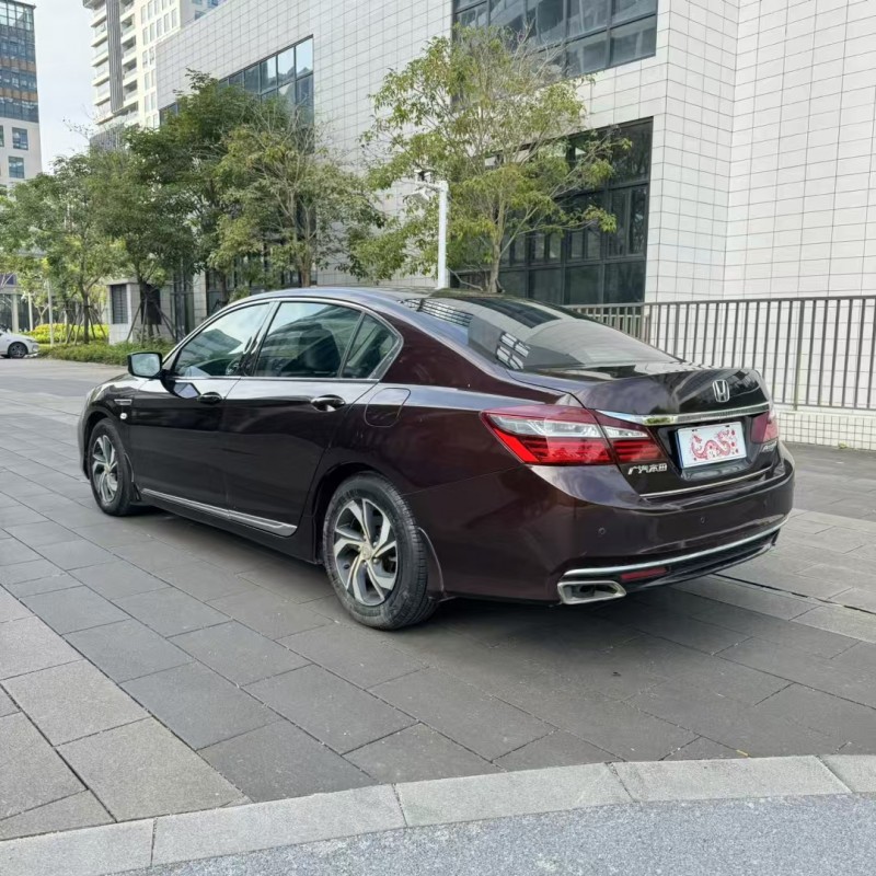 佛山17年本田雅阁7