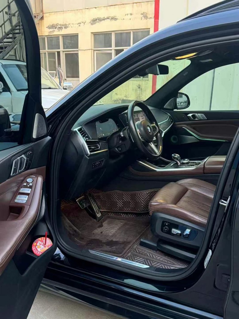 保定19年宝马X75